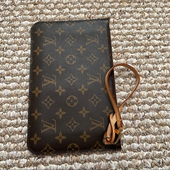 Louis Vuitton RARE Monogram Pouch Piment Interior - Picture 3 of 8